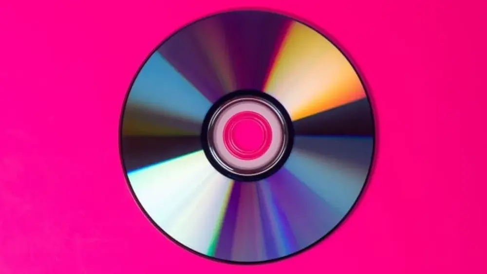 CDs superam vinil impulsionados por nostalgia e K-Pop
