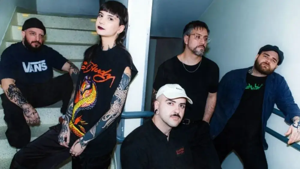 Emmercia e Juvi Chagas: Rock, saúde mental e fuga dos clichês