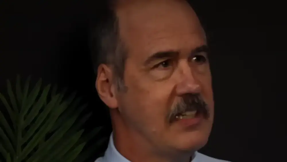 Novoselic exalta pioneirismo do Nirvana na causa LGBTQIAPN+